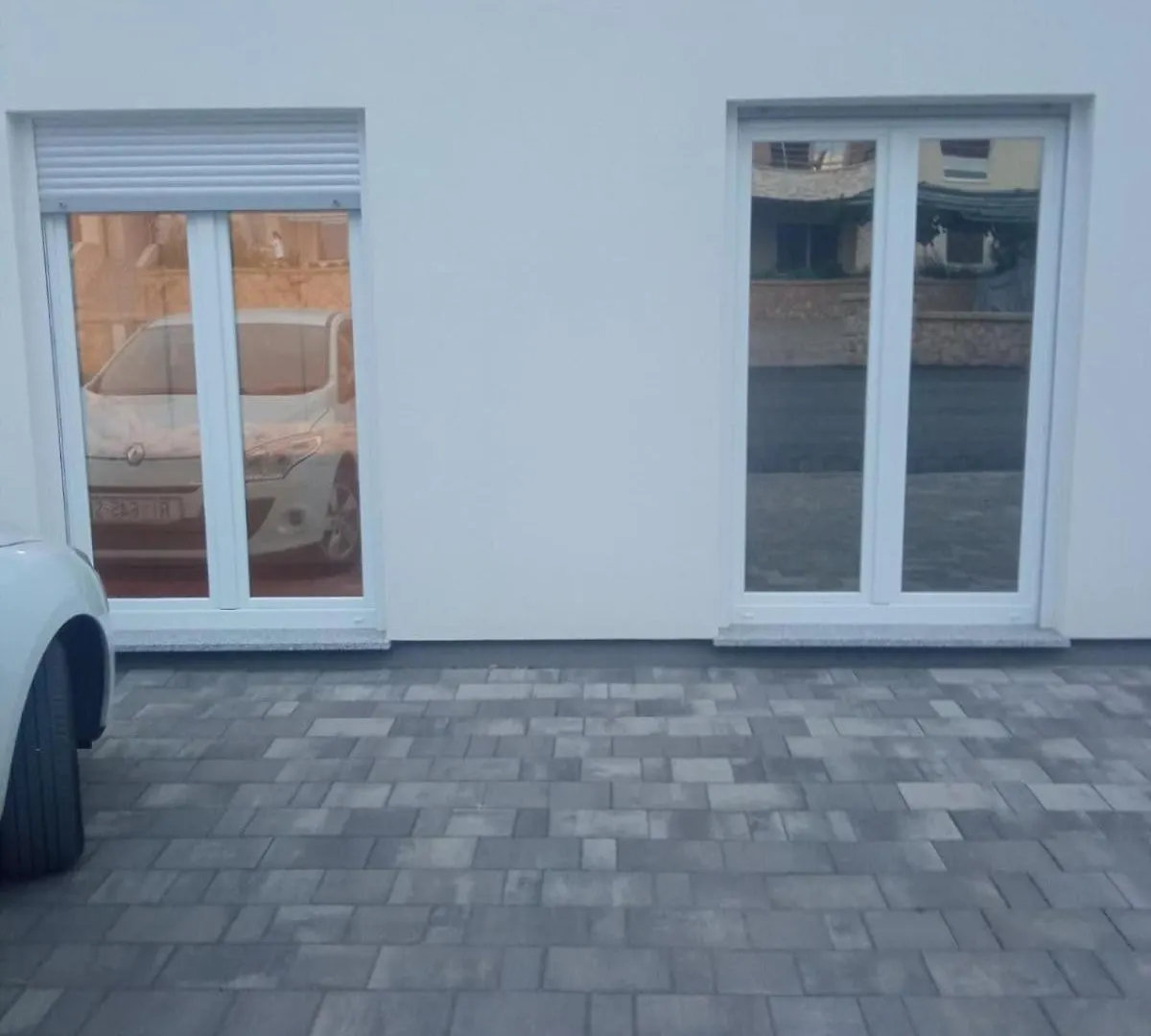 Apartman Ani Njivice 0*,
