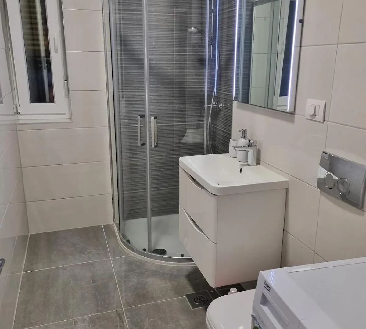 Apartman Ani Njivice Apartment